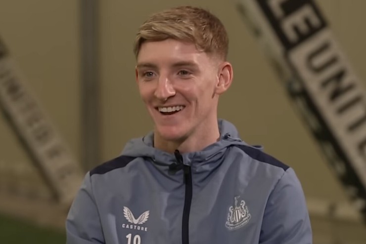 Anthony Gordon: Is the Newcastle Winger a Big Hit or Does He Have a Point to Prove?